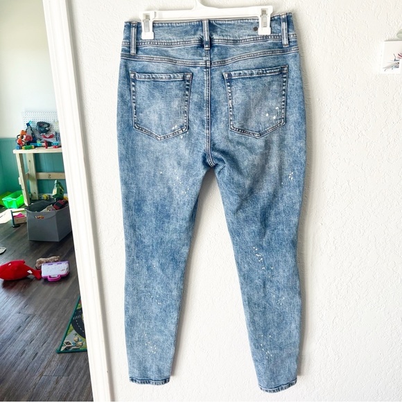 CAbi Jeans Women’s 8 The Cinch Skinny Bleach Acid Wash Distressed - Picture 2 of 6